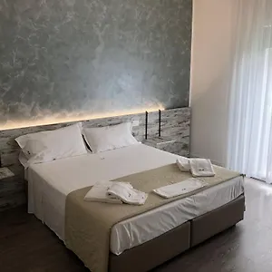  Bed & Breakfast Alloggi Al Melograno Italia